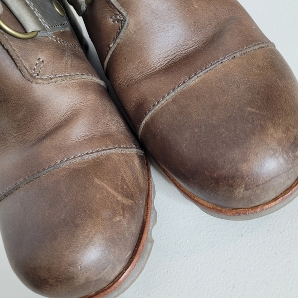 Sorel Brown Waterproof Distressed Leather Lace-Up City Wedge Boot - Size 8 - Picture 13 of 15